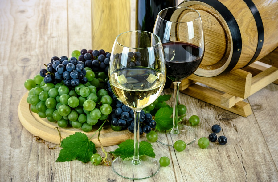red and white wine